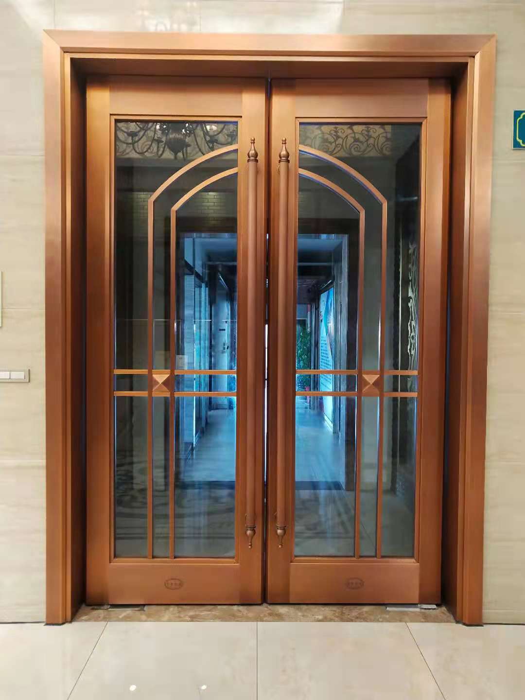 玻璃銅門實物圖